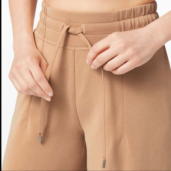 Lululemon Soft Ambitions High Rise Crop - Beech Wood - Picture 4 of 6
